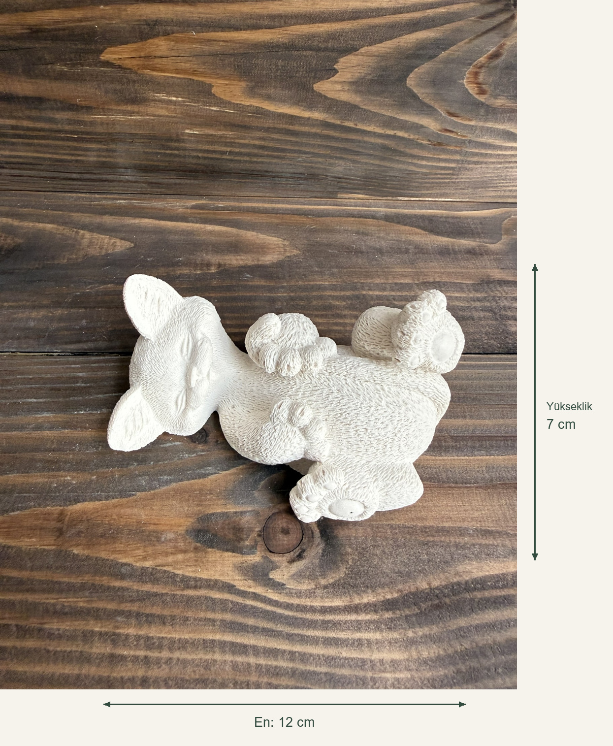 Ham Polyester Misu Oyunbaz Kedi Figürü – Yükseklik: 7 cm; En: 12 cm